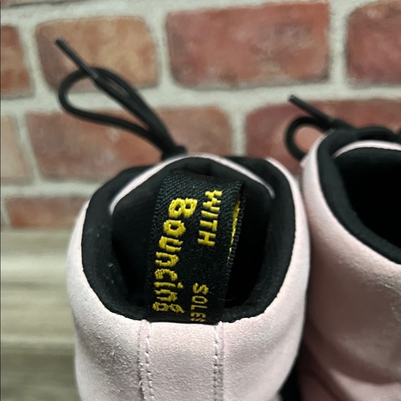Dr. Martens AirWalk Women's Pink Combat Combs Boots suede leather - Picture 2 of 12